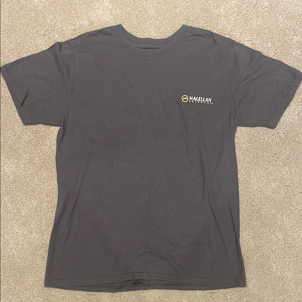 Magellan Outdoors army green/gray tshirt, size M (flaws, see description)